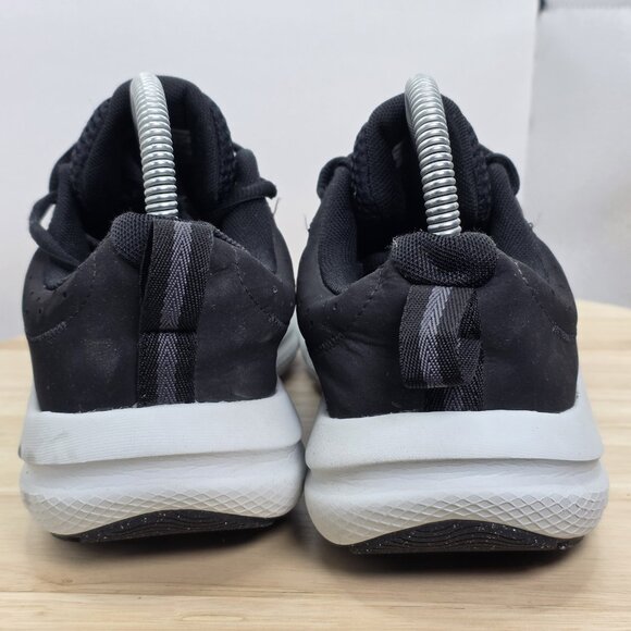 Men's size 8 Under Armour, Charged Assert 10 Running Shoe 3026175-008 Black/Gold - Picture 6 of 9